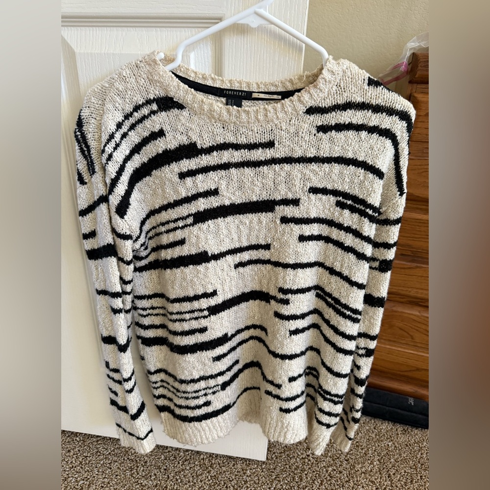 Forever 21 Black and White Crew Neck Sweater